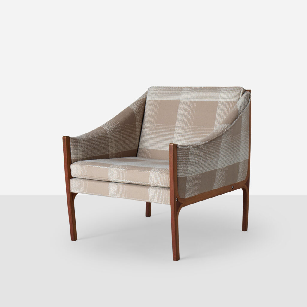 Pair of Lounge Chairs by Junzo Sakakura Architectural Institute - Image 2