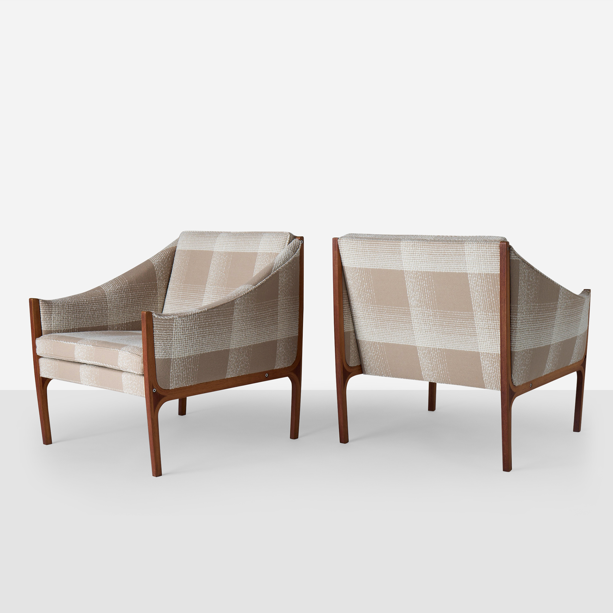 pair-of-lounge-chairs-by-gio-ponti